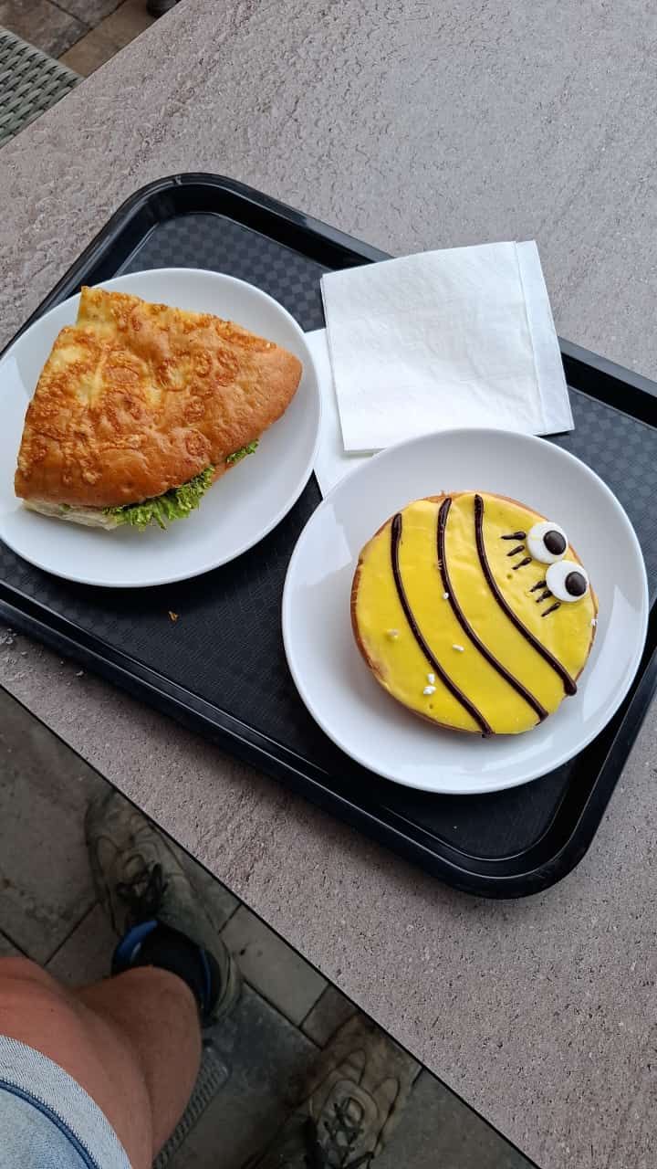 Thunfisch-Fladenbrot mit Sandbrötchen: Gute Mahlzeit