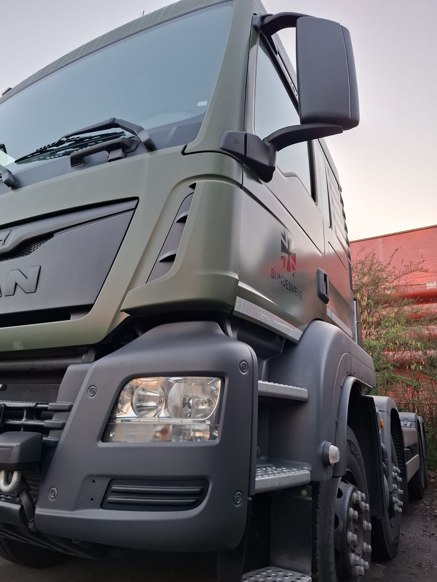 Der 4-Achser mit Biss – Bundeswehr MAN Abroller steht für Kraft & Power