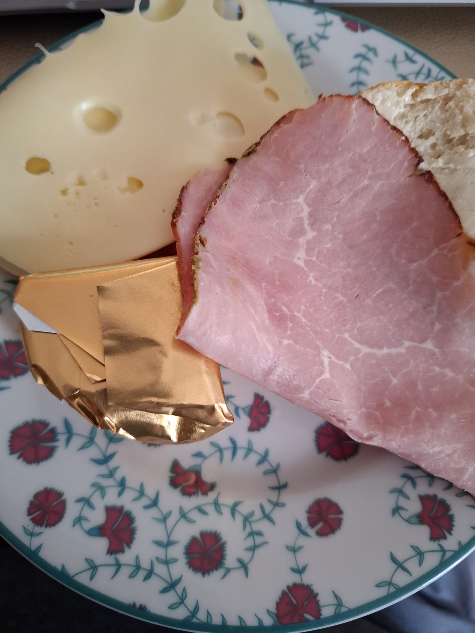 Das Fundament des Erfolgs: Warum Käse & Wurst die wahren Bauleiter sind! 🧀🥩☕