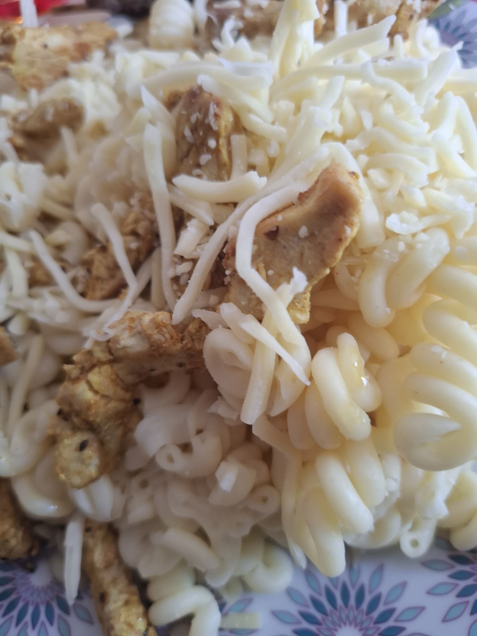 Nudeln mit Fleisch & Käse sind gehaltvolle Nahrung