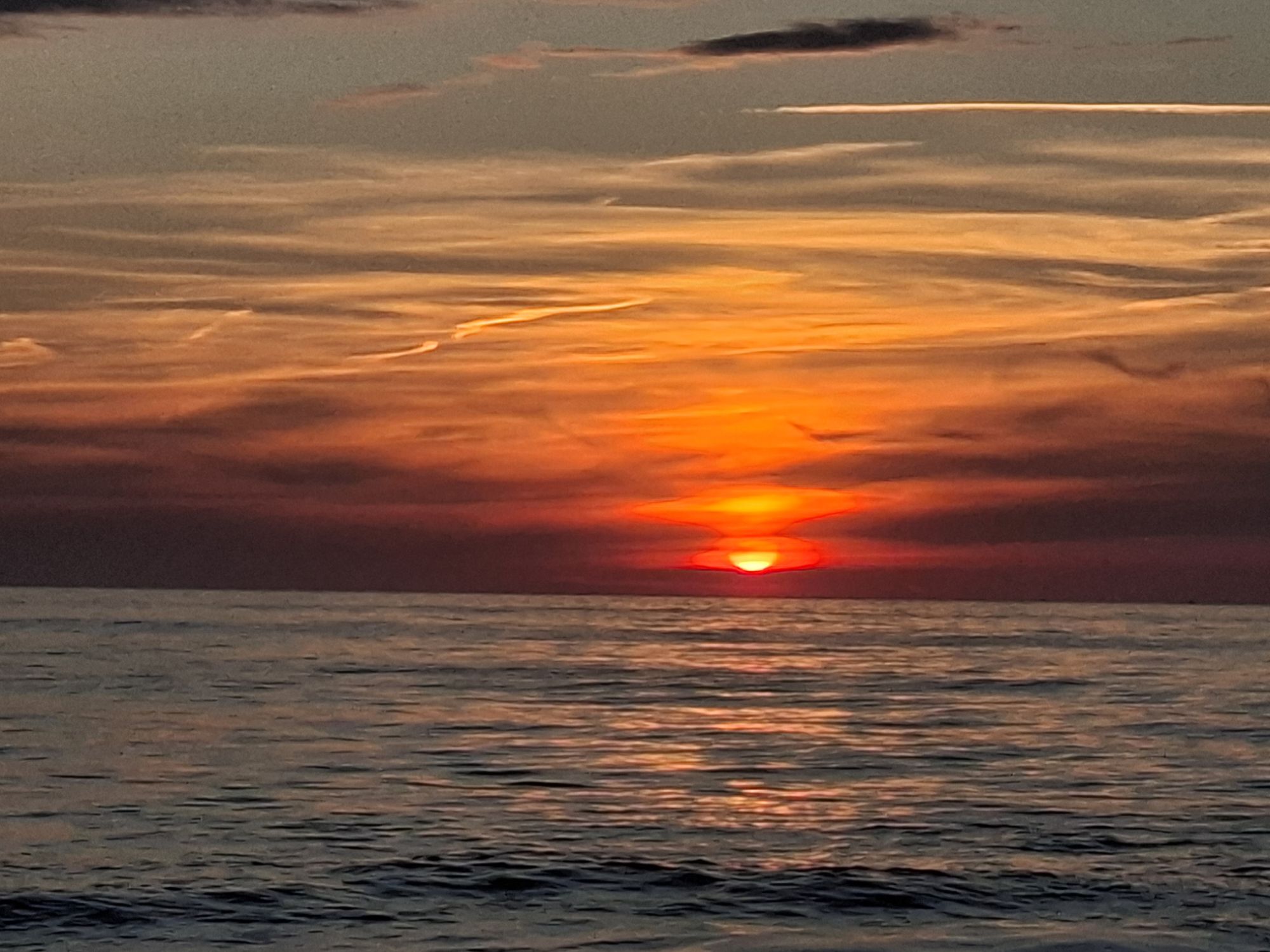 Sonnenuntergang: Petten aan Zee glutrot – Traumblick Noord-Holland 🌅🇳🇱