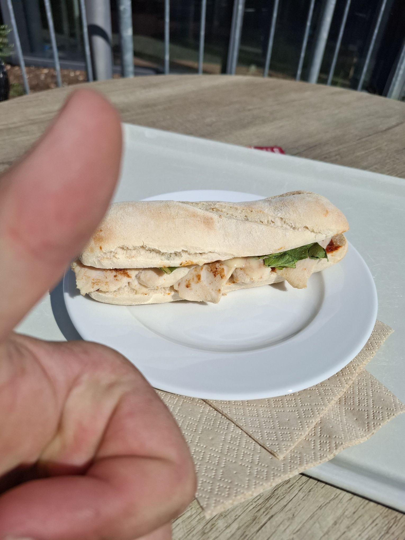 FOODBLOGGER MARCUS WENZEL 🥖👑 | Mit CIABATTA „CAESAR“ an der Autobahn – passend zum MWE RITTER! ⚔️😂